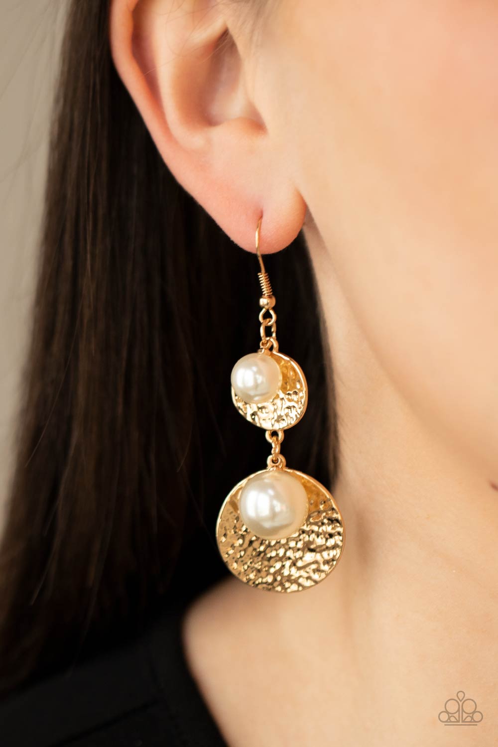 Pearl Dive Earrings - Gold - SassyChicGlitz