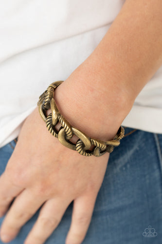 Bold Move Bracelet - Brass - SassyChicGlitz